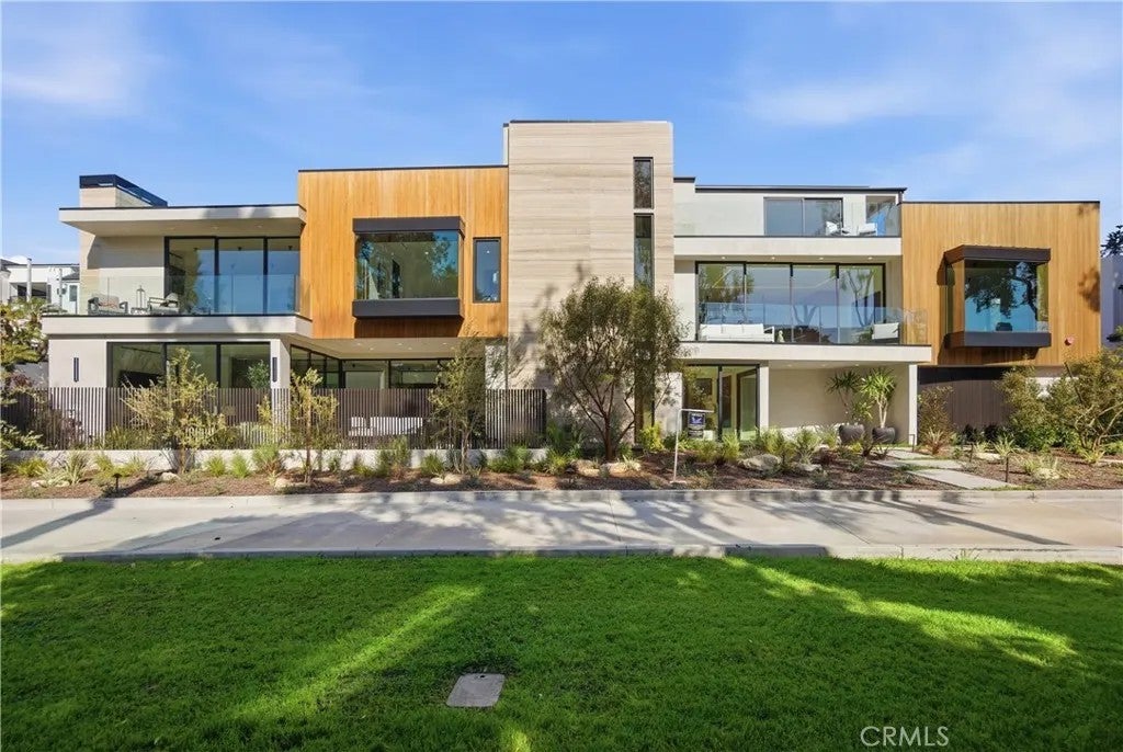 400 Heliotrope — photo
