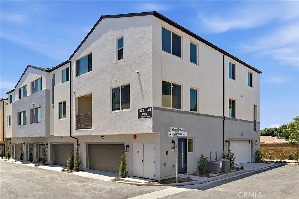 1302 W North Pinecrest Paseo — photo
