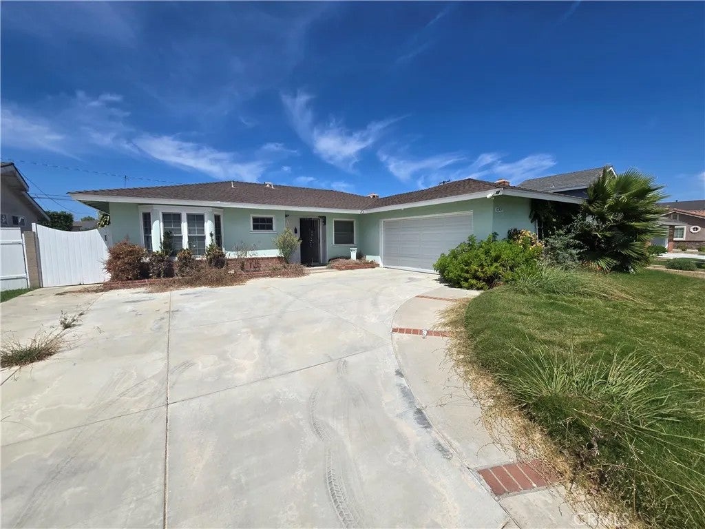 17391 Elm Street — photo