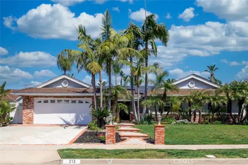 213 Louise Dr — photo
