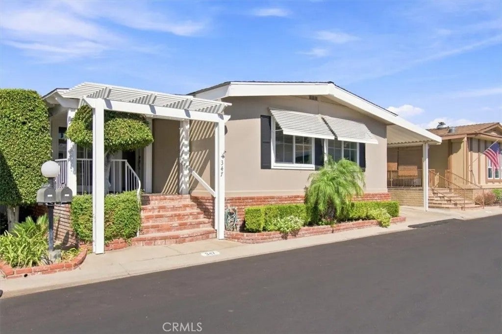 5200 Irvine Blvd. #347 — photo