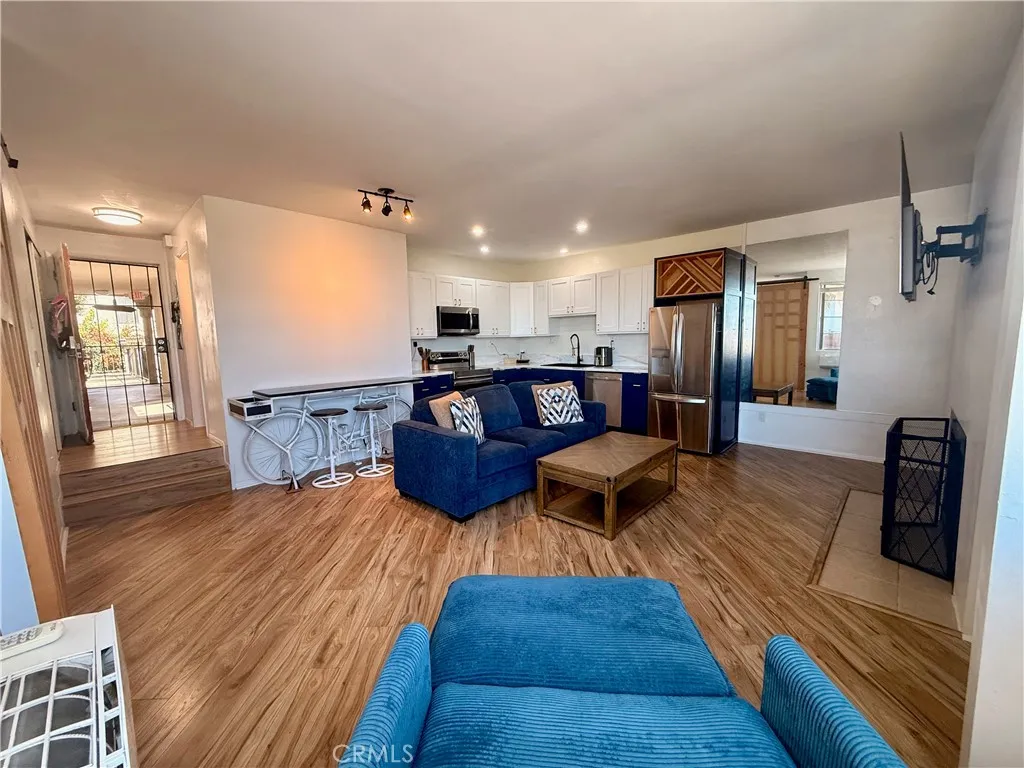 2575 E 19th, Signal Hill, CA 90755 — photo 2