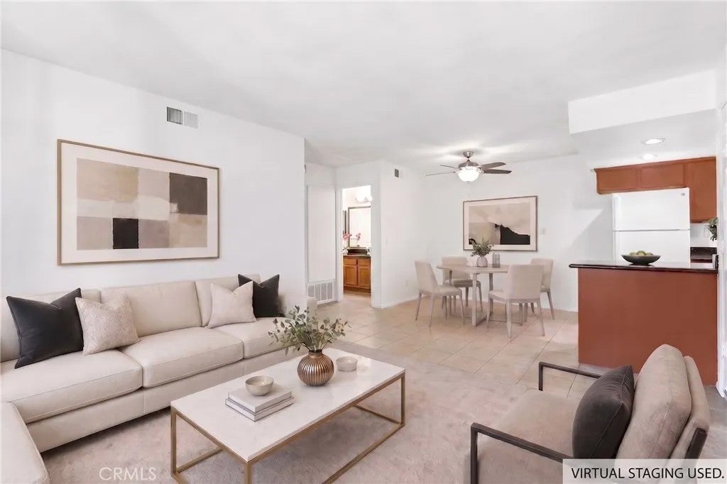 1118 W Blaine 202 — photo