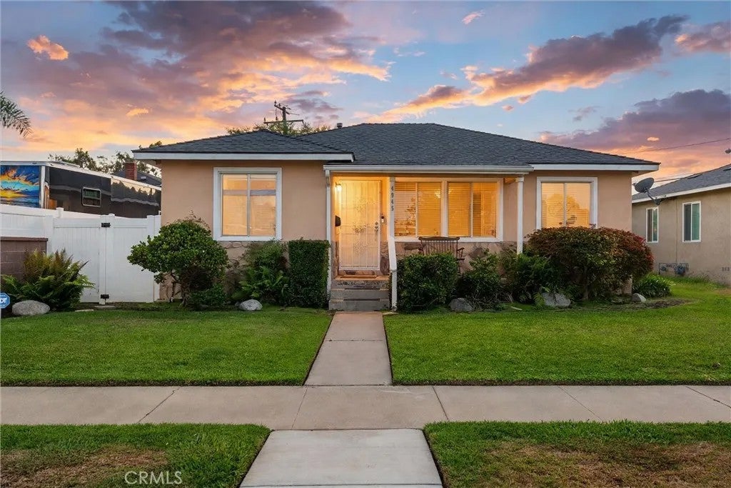 4945 Adenmoor — photo