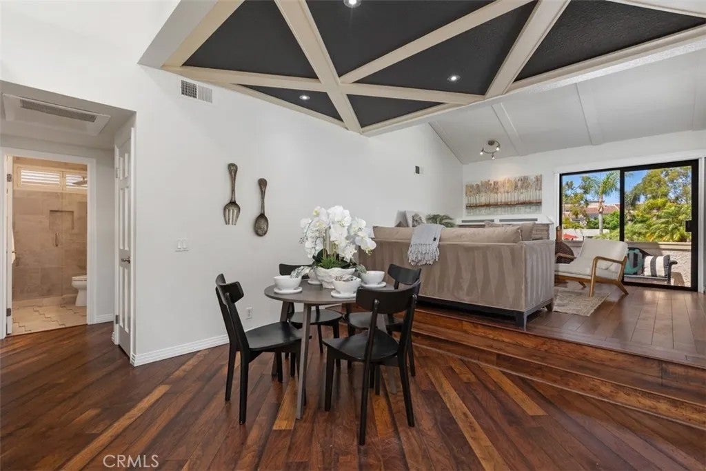 5145 Tortuga — photo
