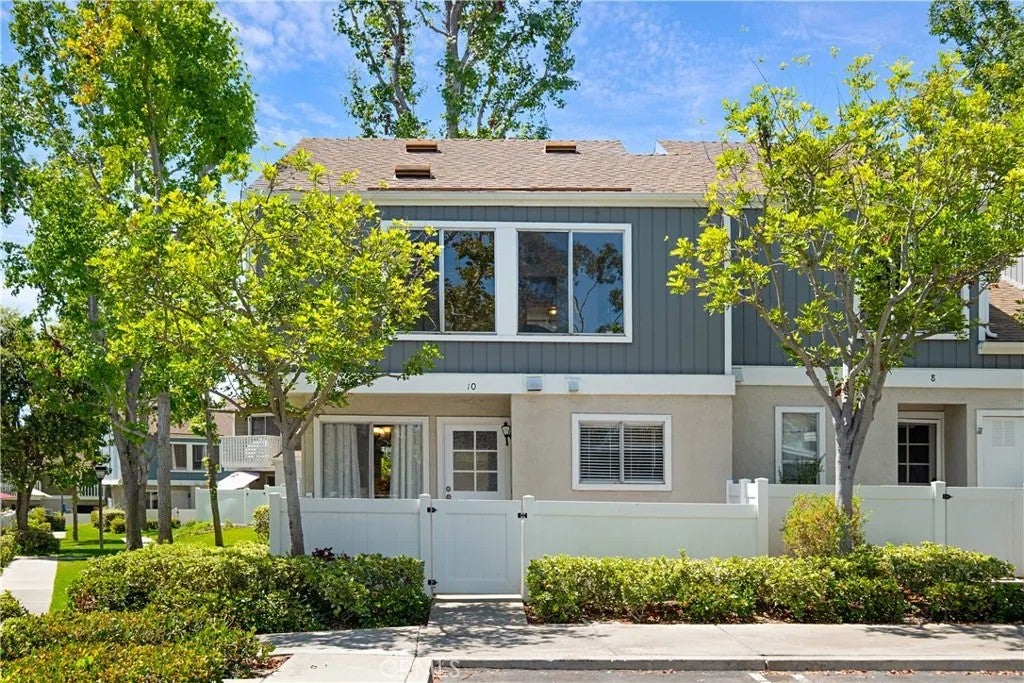 10 Birchwood — photo