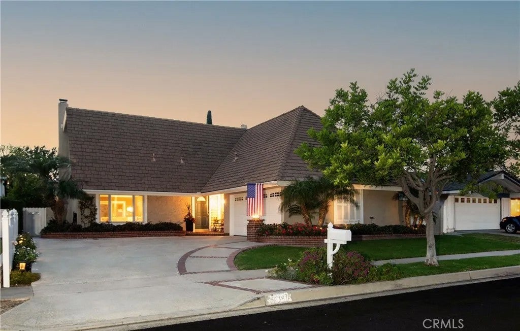 15181 Touraine Way — photo