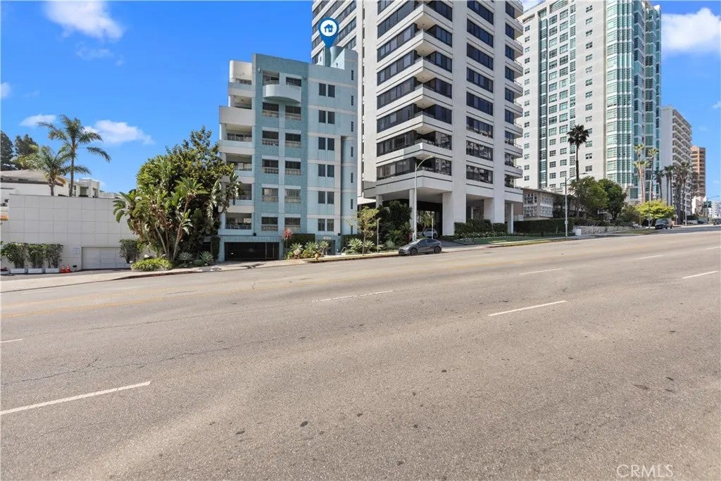 10336 Wilshire 703 — photo