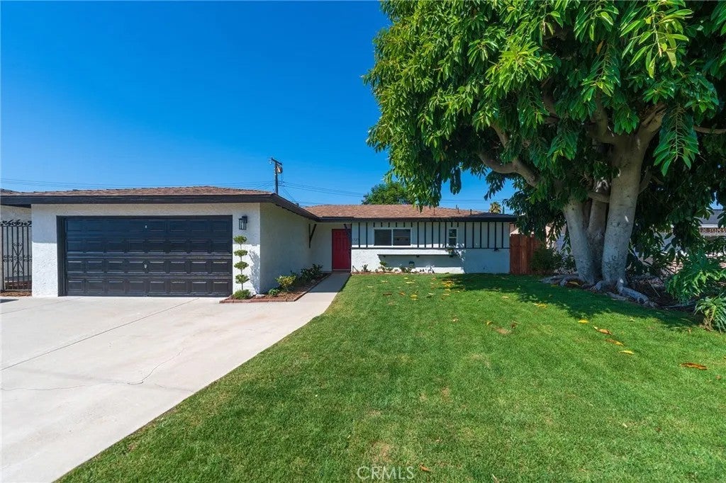 1727 Santa Ysabela — photo