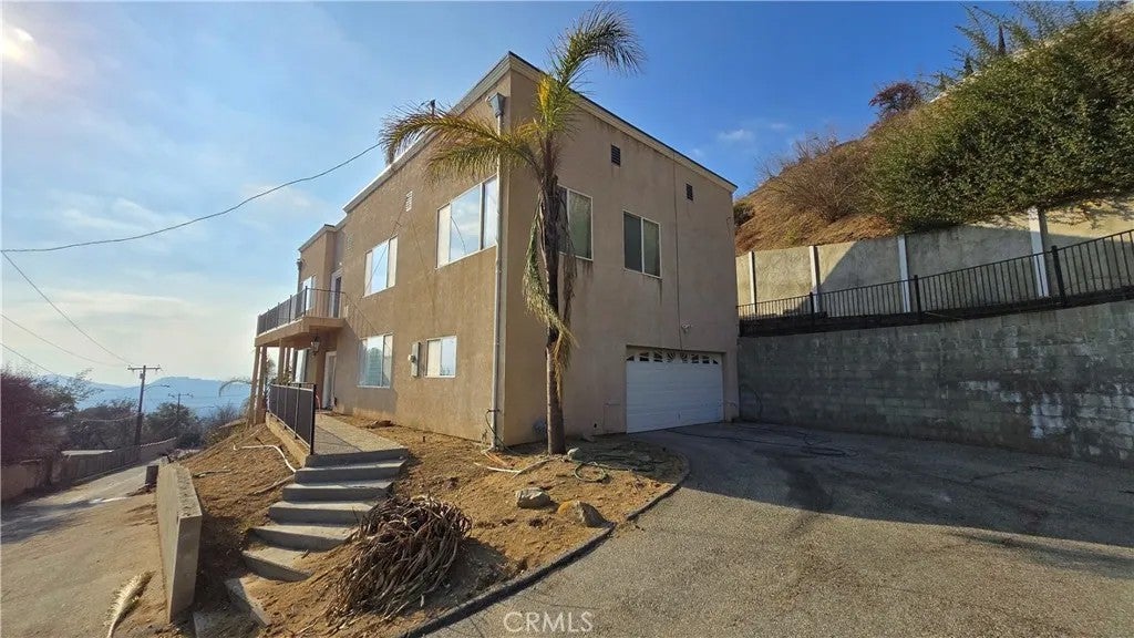 587 Devonwood Road — photo