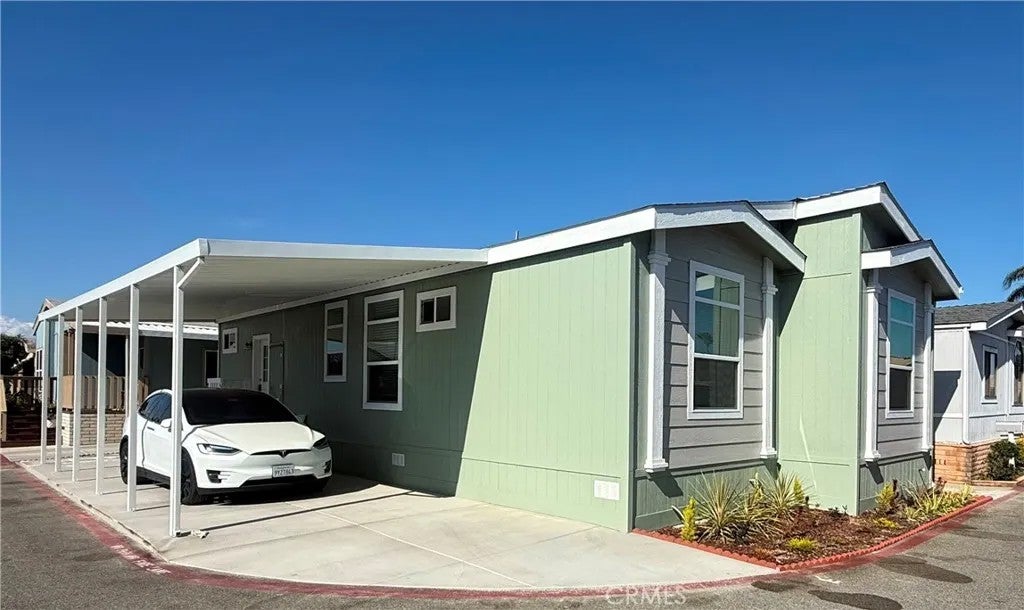 6301 Warner 93 — photo