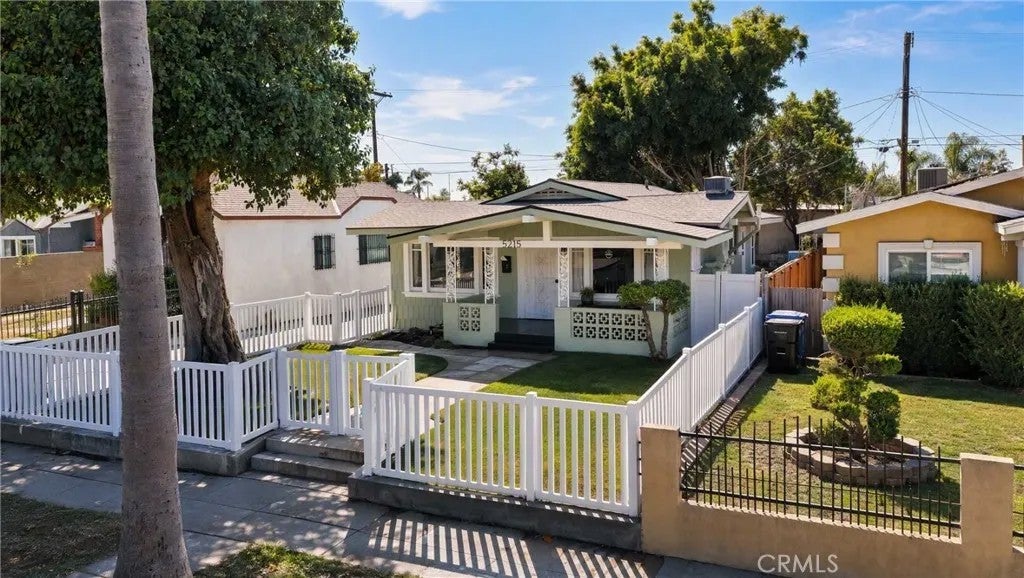 5215 S Van Ness — photo