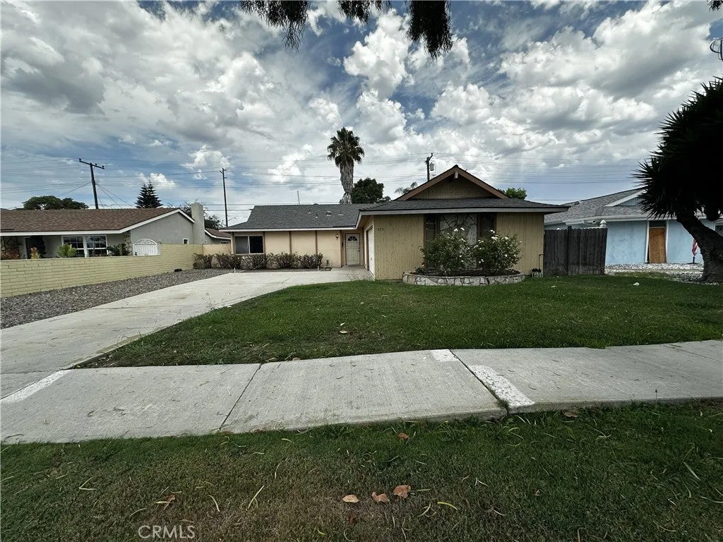 5751 Castle Drive — photo