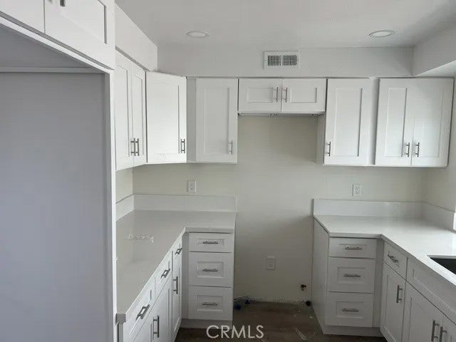 2635 E Almond B — photo