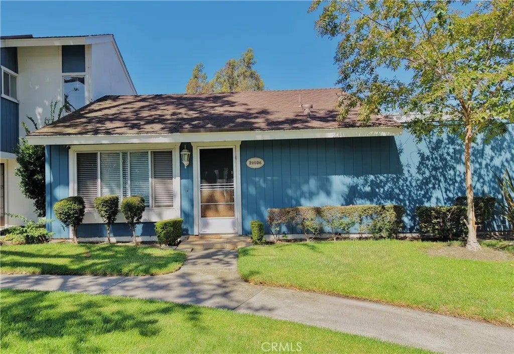 29506 Riviera Court — photo