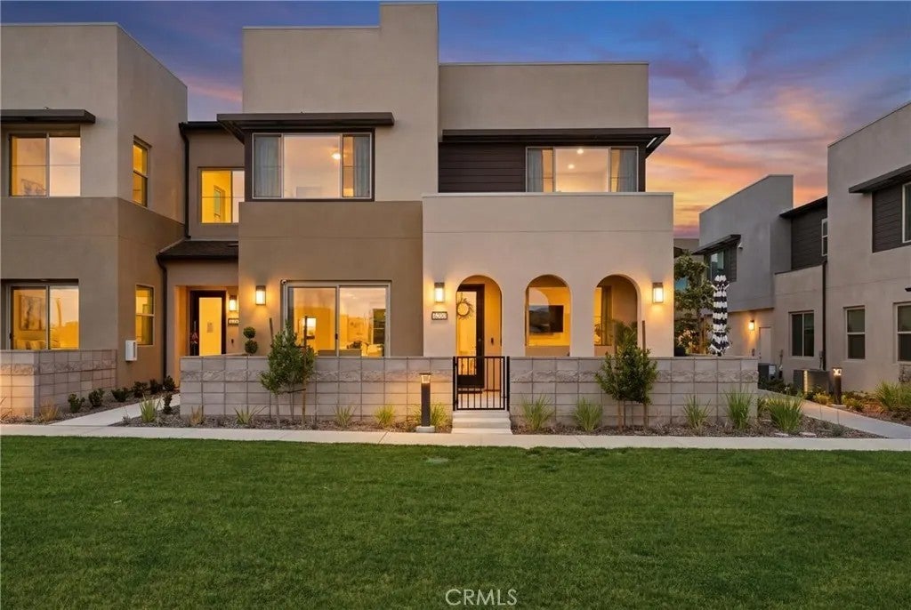 3247 E. Moonstone Drive — photo