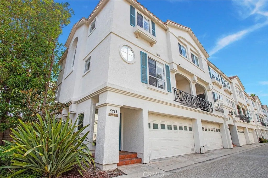 5415 Marine Avenue — photo