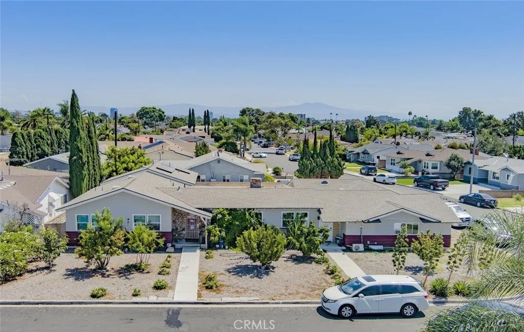 12582 Safford — photo