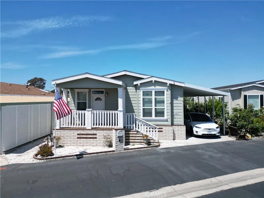 16222 Monterey 162 — photo