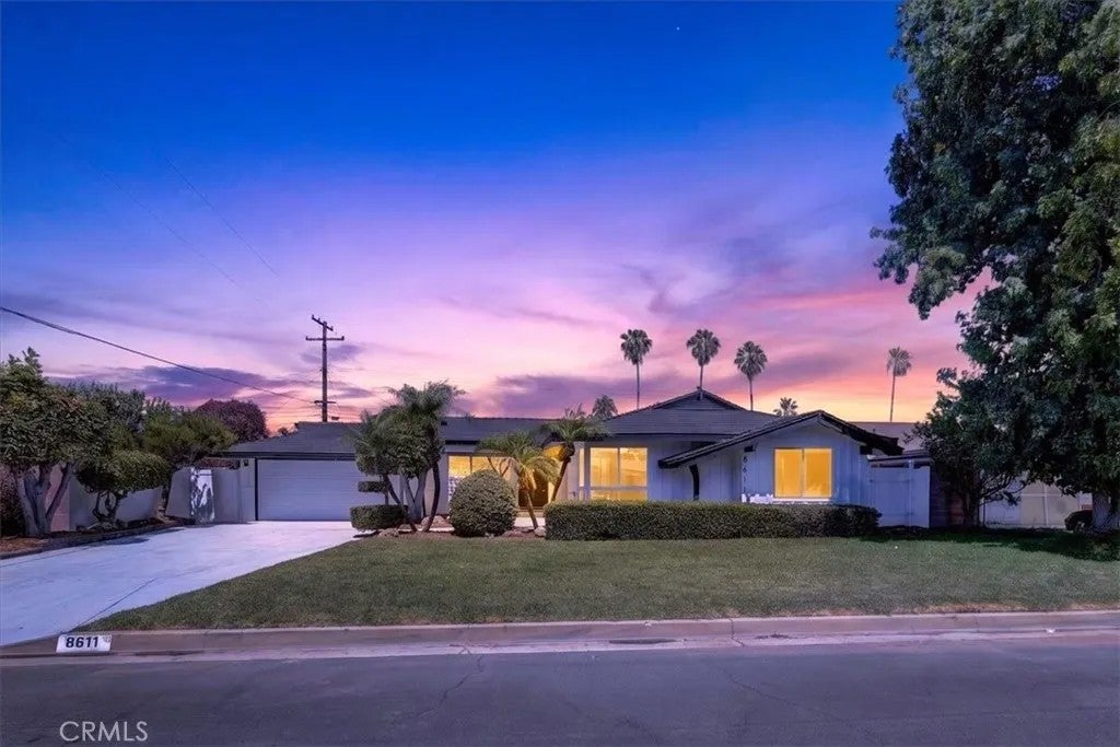 8611 Elmer — photo