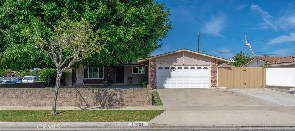 14431 Shirley Street — photo