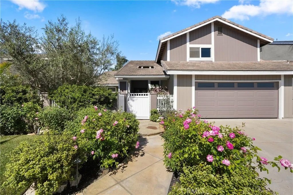 5771 Grimsby Drive — photo