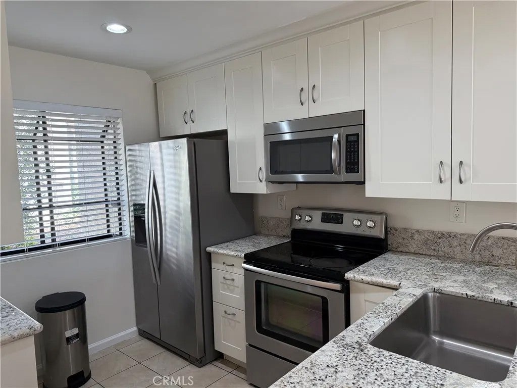 252 Pineview, Irvine, CA 92620 — photo 2