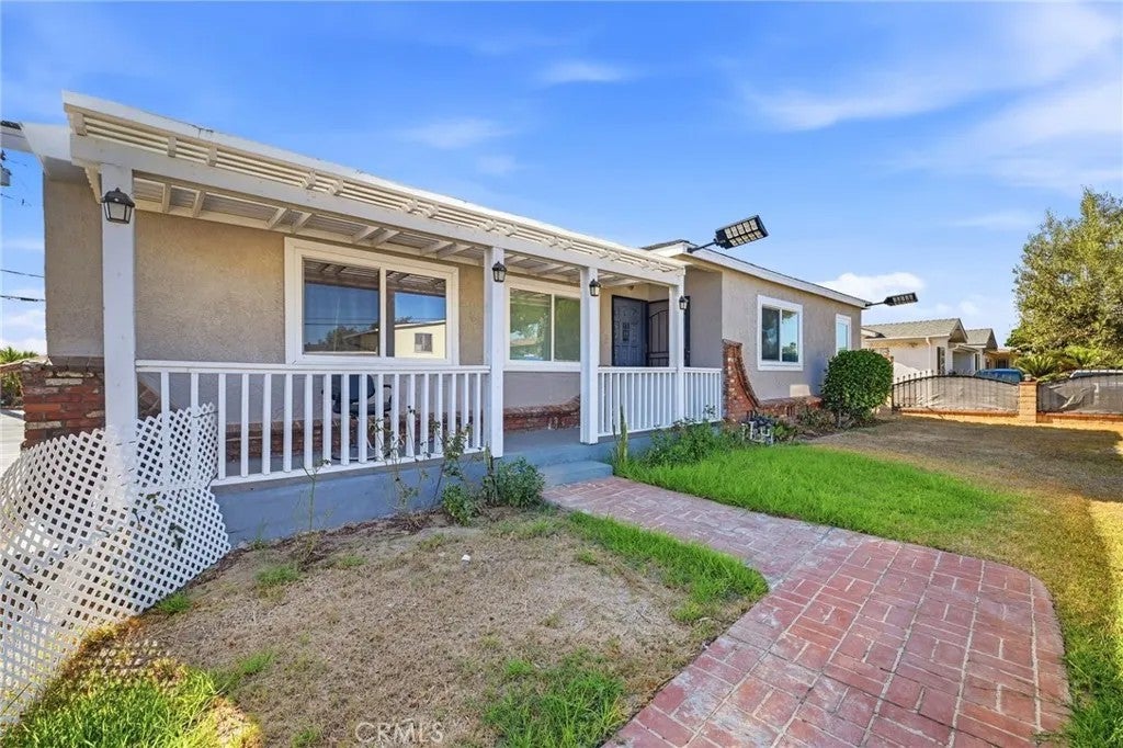 13911 Pacific — photo