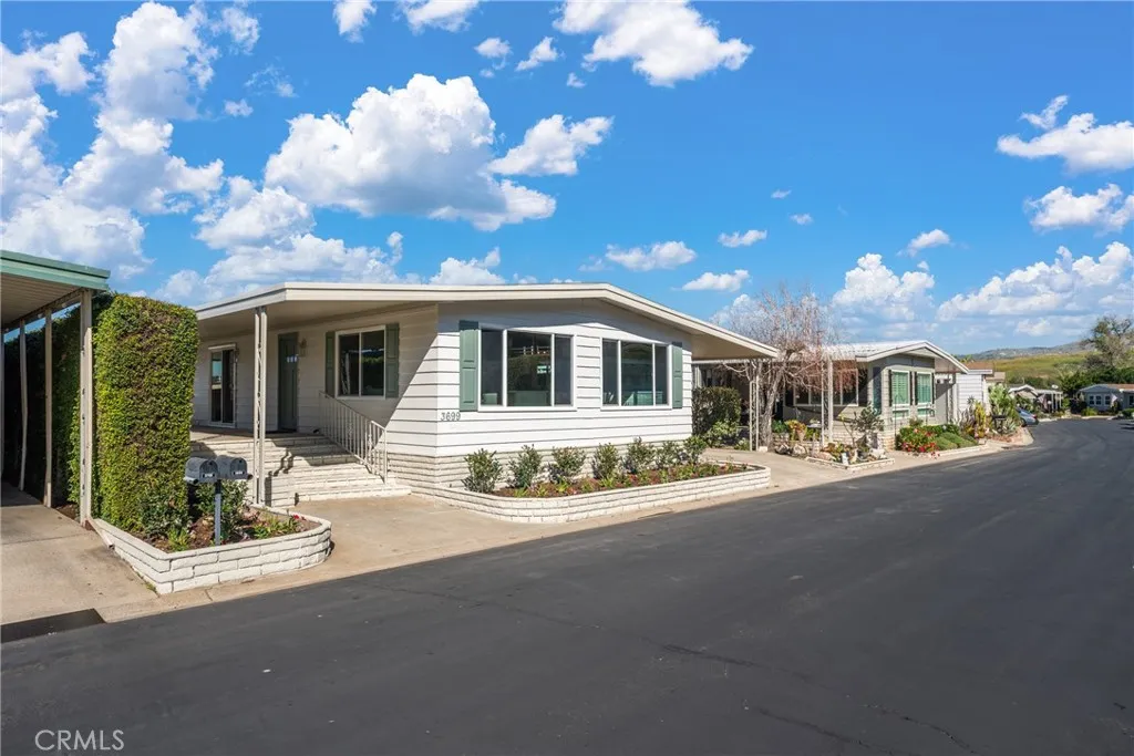 3699 Lake Grove Unit 46 — photo