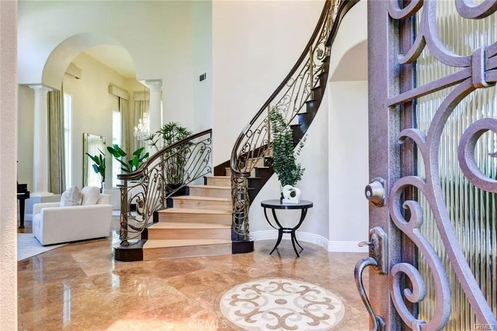 12370 Fairbanks Drive — photo