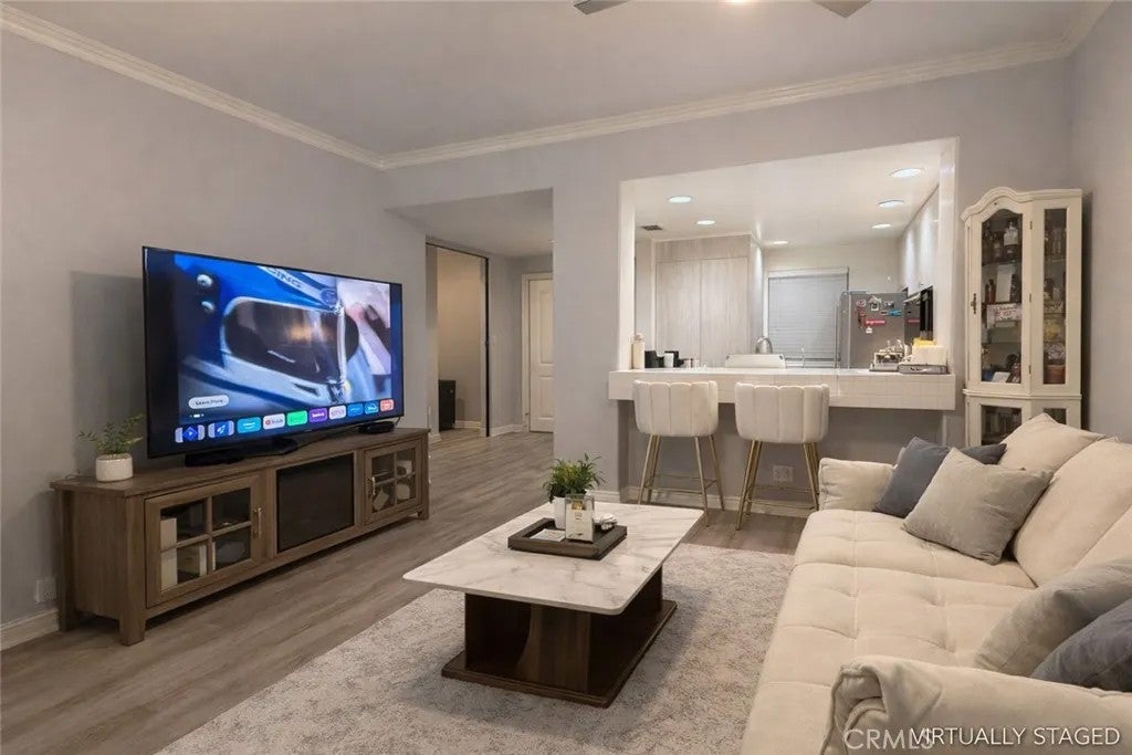 2253 Martin 107 — photo