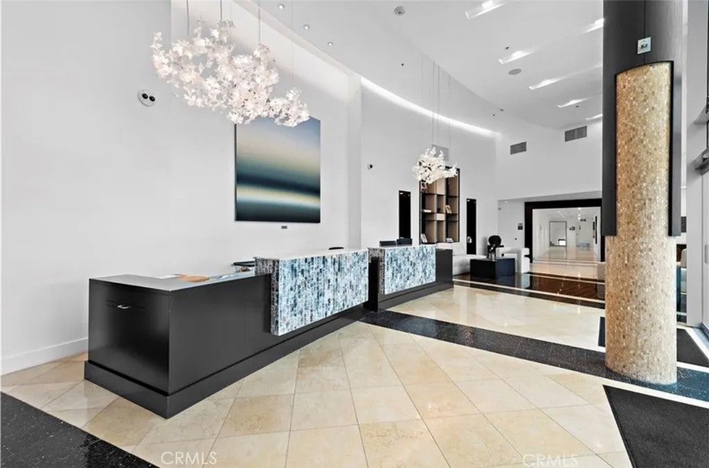 3131 Michelson 407 — photo