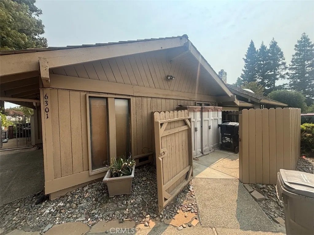 6301 Riverside — photo