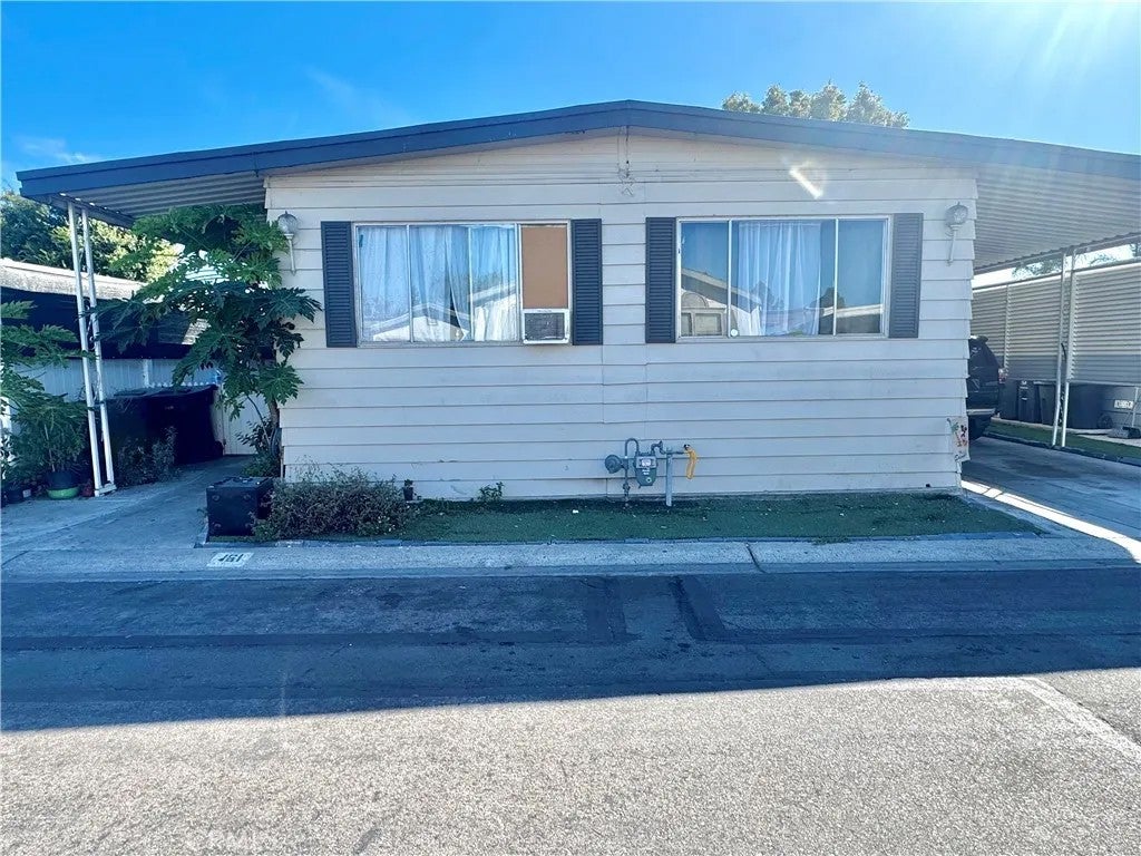 320 N Park Vista 161 — photo