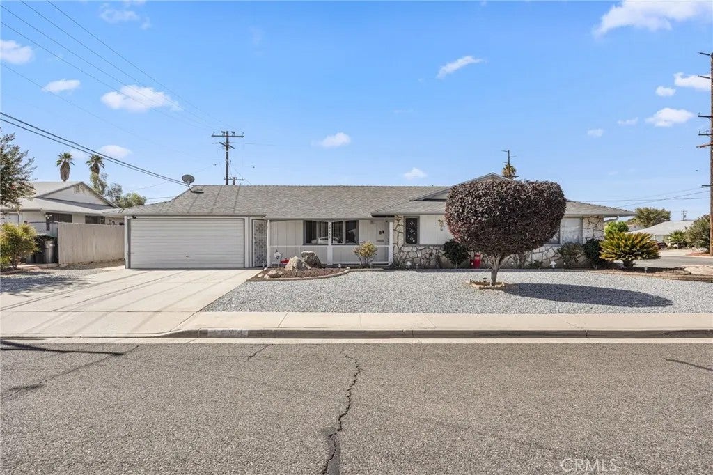 28984 E Worcester — photo