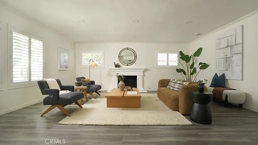 1709 Bolsa — photo