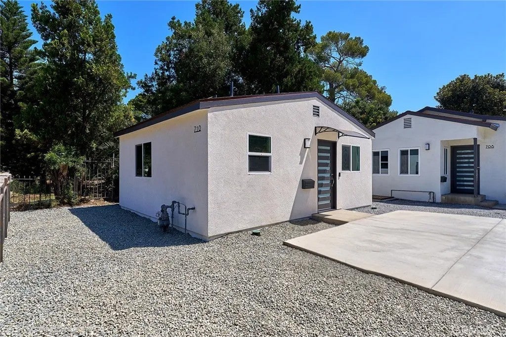 710 N El Molino — photo