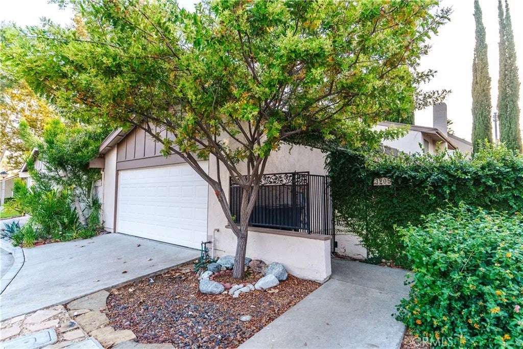 3205 Seawood Court — photo