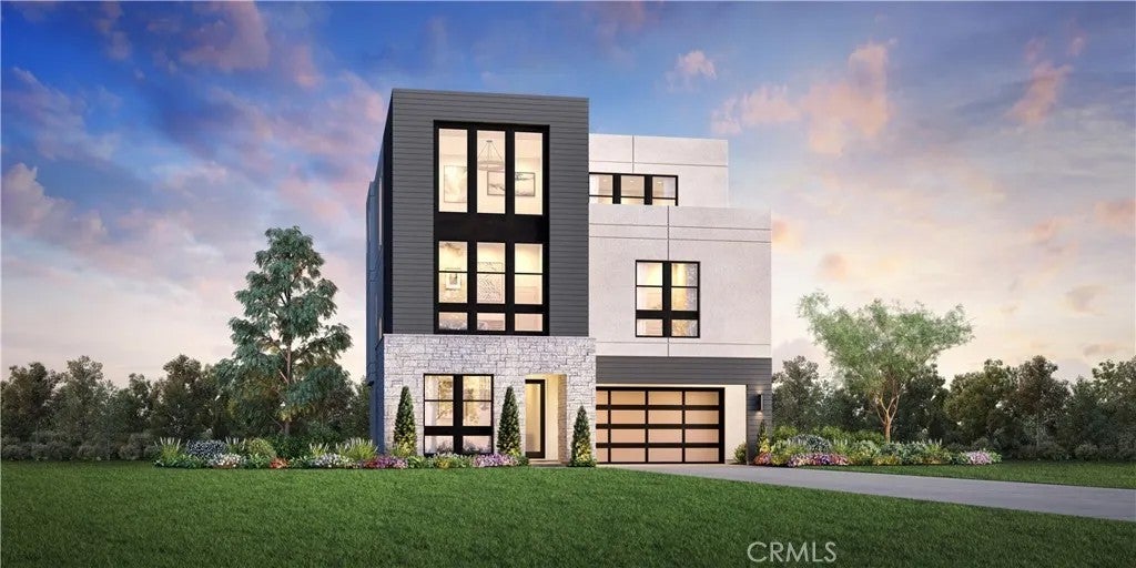 401 Mila Street — photo