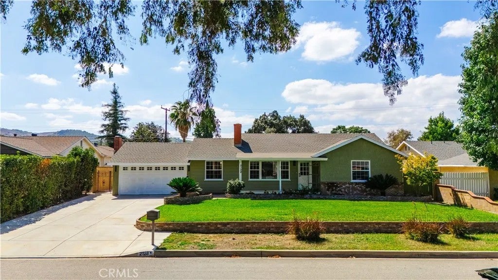 2128 E Larkwood — photo