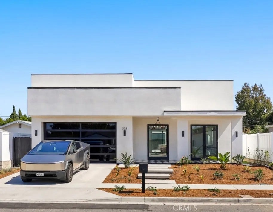 228 Costa Mesa Street — photo