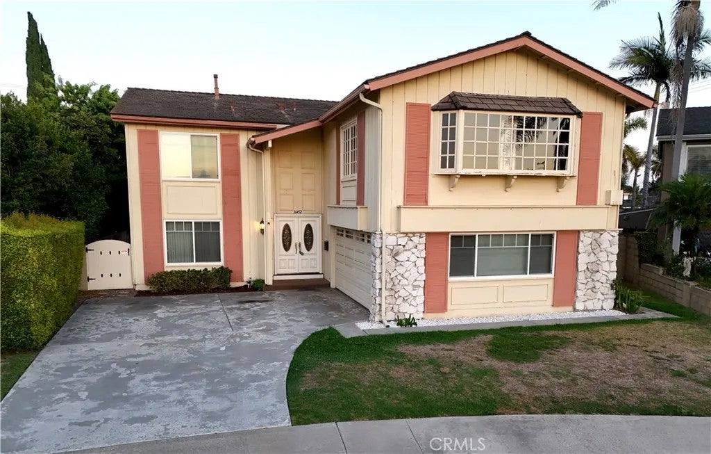 16452 Whittier Lane — photo