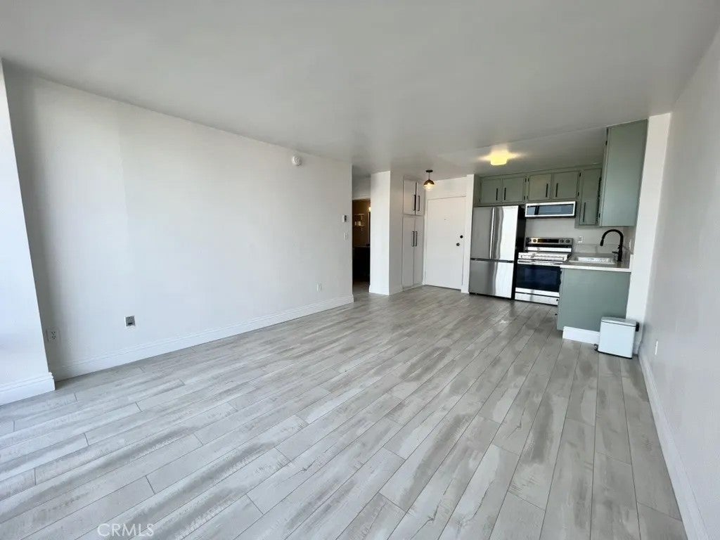 375 Atlantic 501 — photo
