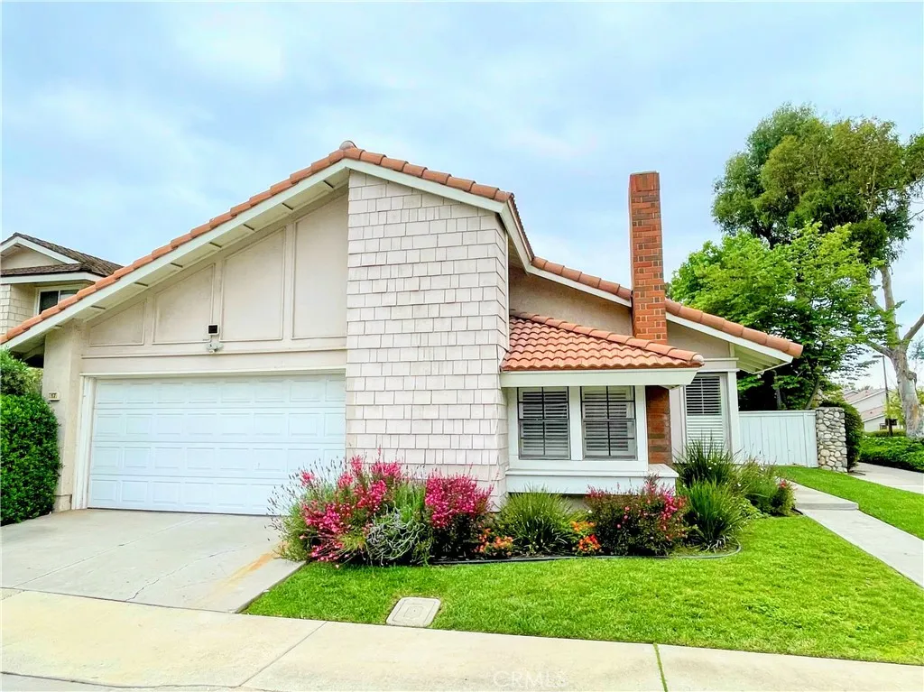 17 Fallbrook — photo