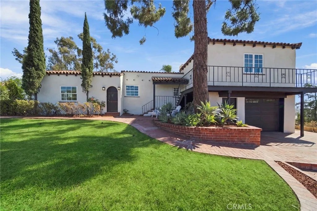 700 Wakefield Court — photo