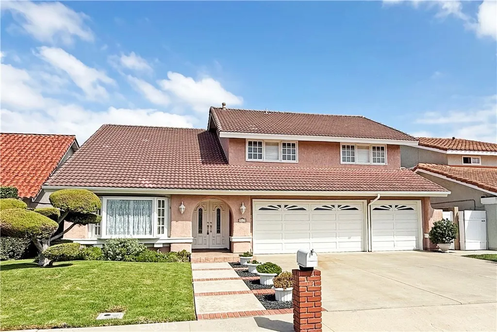 9115 Mcbride River Avenue — photo