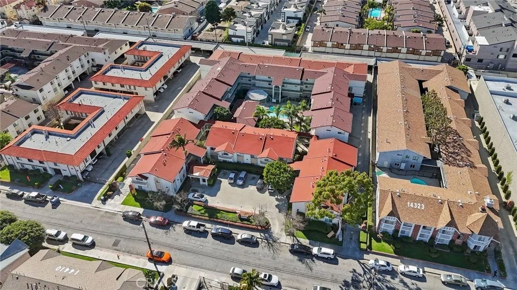 14405 Cerise Avenue 29 — photo