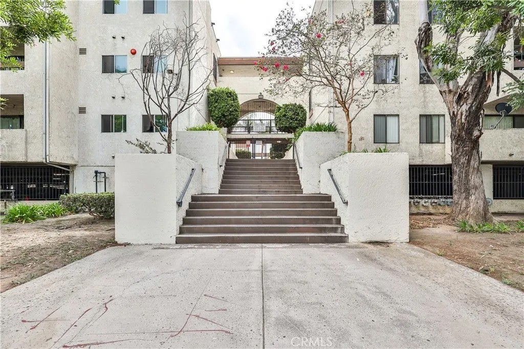 700 W 3rd a110 — photo