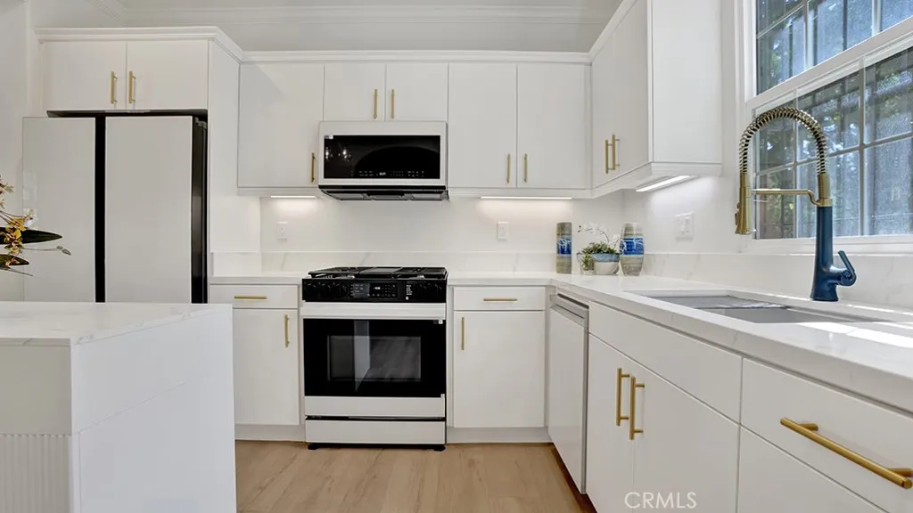 79 Modesto, Irvine, CA 92602 — photo 3