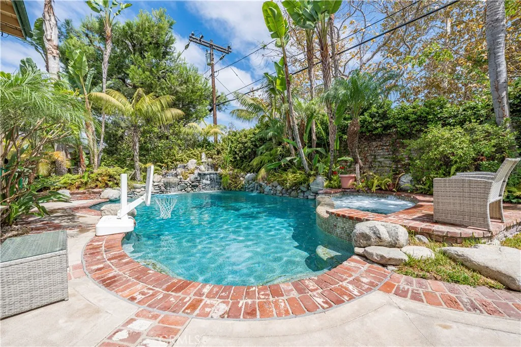 2802 Shantar — photo
